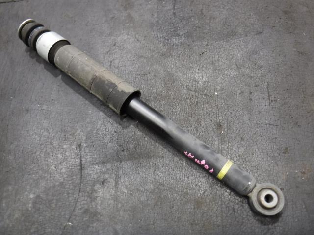 【中古】中古部品 キャロル HB36S 左リアショックアブソーバー 【3340140100-000022144650800】