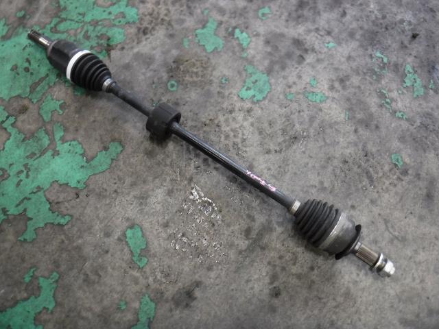 【中古】中古部品 キャロル HB36S 右フロントドライブシャフト 【3340140100-000022144642100】