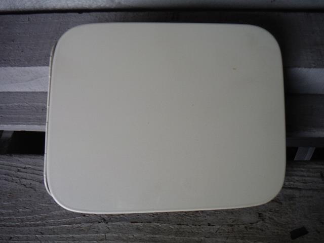 【中古】中古部品 プレサージュ U30 フューエルリッド 【3340140100-001153435513900】