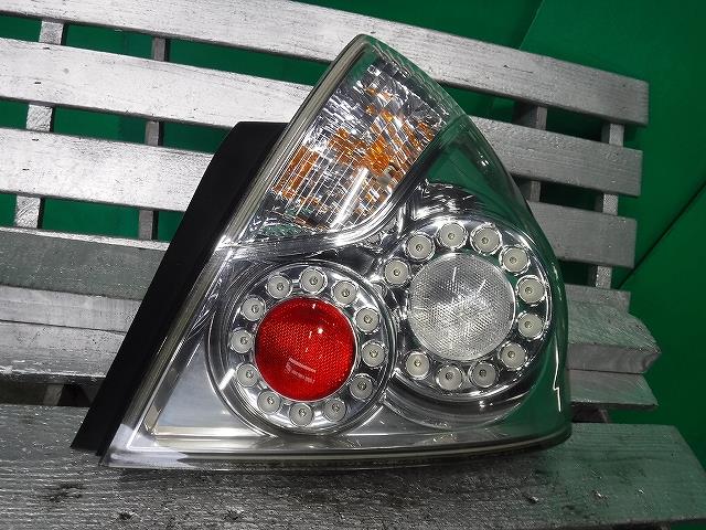 【中古】中古部品 フーガ Y50 右テールランプ 【3340140100-001596711615500】