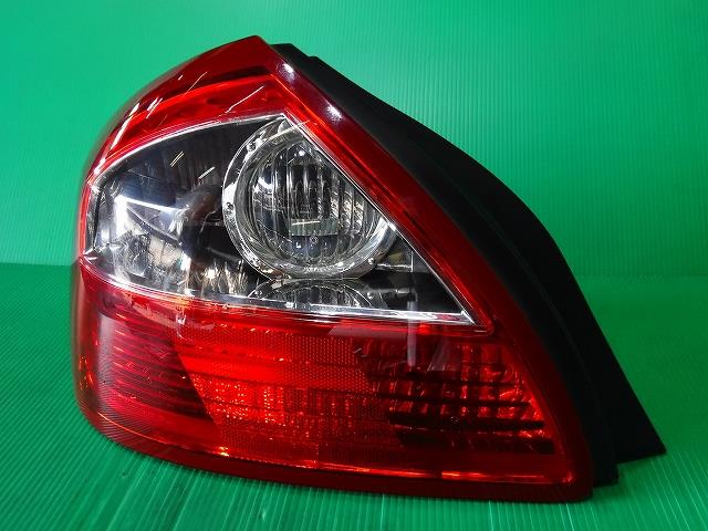 【中古】中古部品 シーマ GF50 左テールランプ 【3340140100-001312537915600】