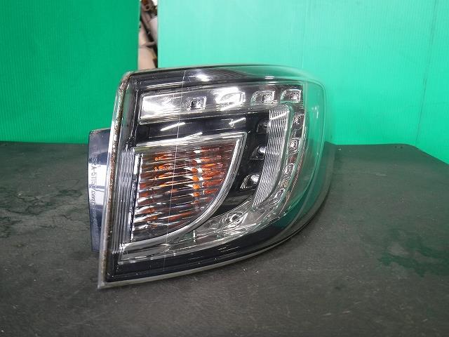 【中古】中古部品 アテンザ GHEFW 右テールランプ 【3340140100-001689652515500】