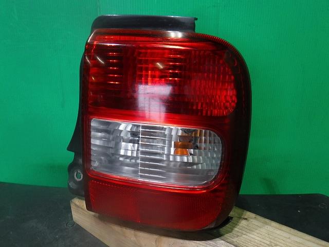 【中古】中古部品 スピアーノ HF21S 右テールランプ 【3340140100-001497444715500】