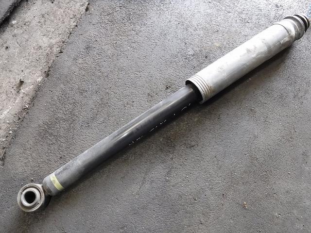 【中古】中古部品 ヴォクシー AZR60G 右リアショックアブソーバー 【3340140100-001513510750700】