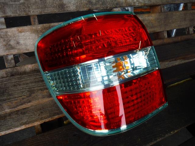 【中古】中古部品 ブレビス JCG10 左テールランプ 【3340140100-001102551115600】