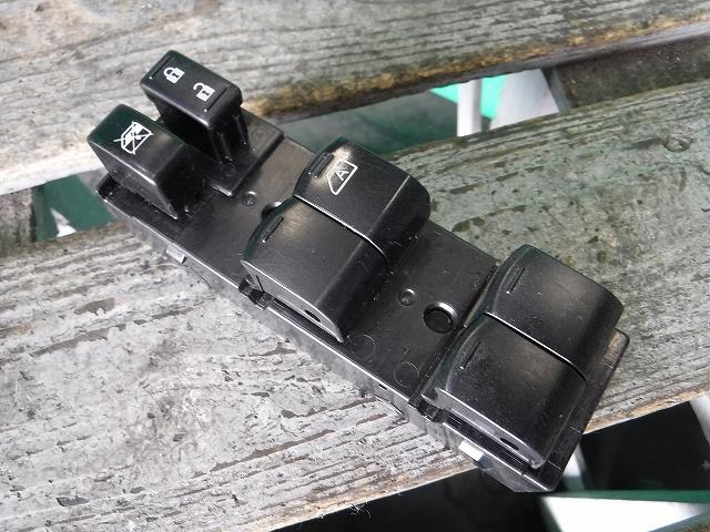 【中古】中古部品 マーチ K13 パワーウインドウスイッチ 【3340140100-001389700661900】