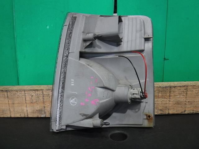 【中古】中古部品 キャラバン CWGE25 右クリアランスランプ 【3340140100-001683246811000】