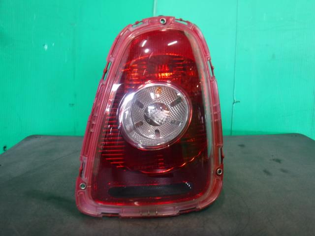 【中古】中古部品 BMW ミニ MF16 右テールランプ 【3340140100-000022154015500】