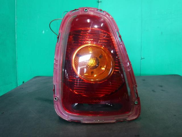 【中古】中古部品 BMW ミニ MF16 左テールランプ 【3340140100-000022153915600】