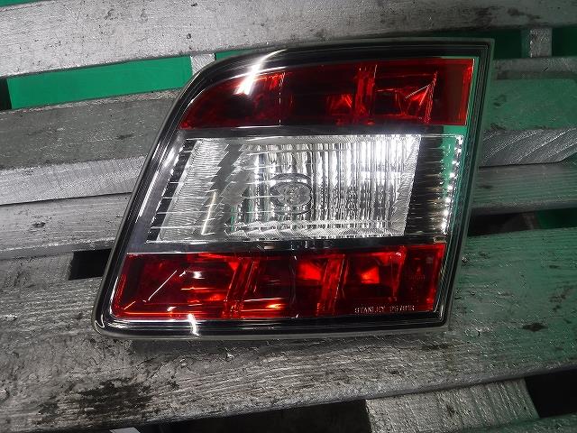 【中古】中古部品 MPV LY3P リアフィニッシャーパネル 【3340140100-001641856215200】