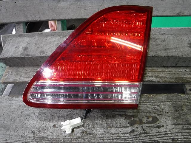 【中古】中古部品 クラウン GRS180 リアフィニッシャーパネル 【3340140100-001461395515200】