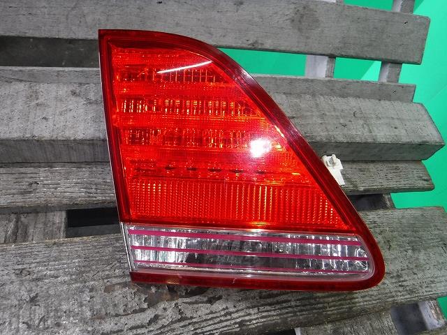 【中古】中古部品 クラウン GRS180 リアフィニッシャーパネル 【3340140100-001461395615200】