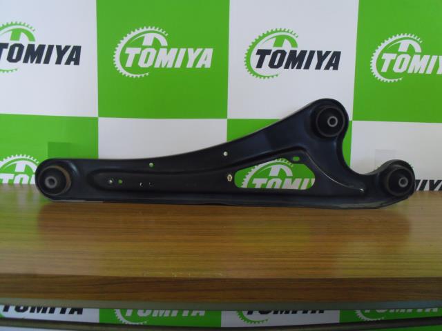 【中古】中古部品 フレアワゴン MM21S 左リアロアアーム 【3330440100-220521000251840】