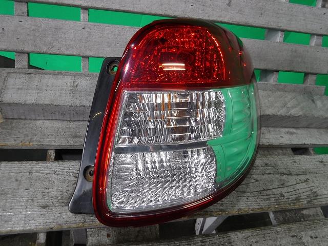 【中古】中古部品 SX4 YA11S 右テールランプ 【3340140100-001314843815500】