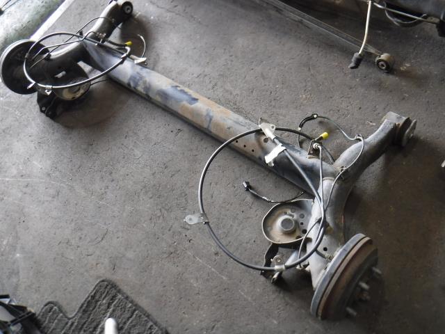 【中古】中古部品 ミライース LA350S リアアクスルビーム 【3340140100-000022159253500】