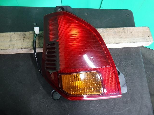 【中古】中古部品 ミニカ H42A 左テールランプ 【3340140100-001654216315600】