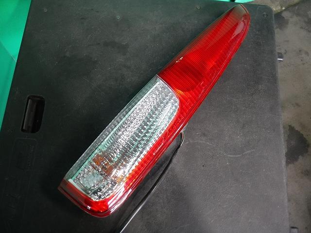 【中古】中古部品 ムーヴ L900S 右テールランプ 【3340140100-001649906915500】