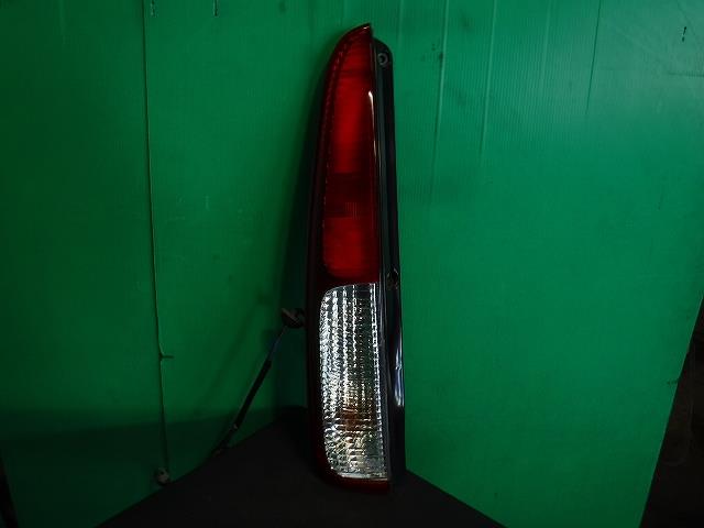 【中古】中古部品 ムーヴ L900S 左テールランプ 【3340140100-000022000915600】