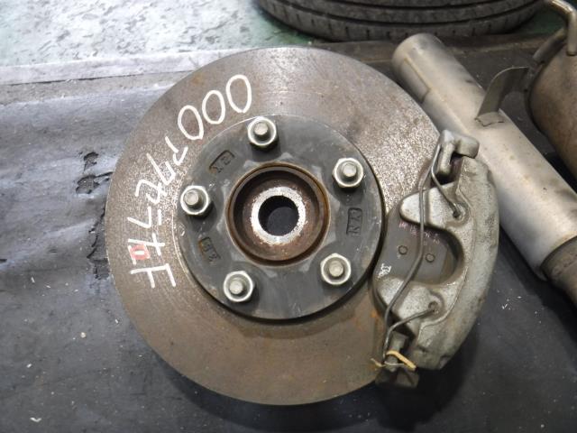 【中古】中古部品 アクセラ BL5FP 右フロントナックルハブ 【3340140100-001440599944310】