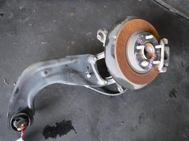 【中古】中古部品 アクセラ BYEFP 右リアナックルハブ 【3340140100-001479780944410】