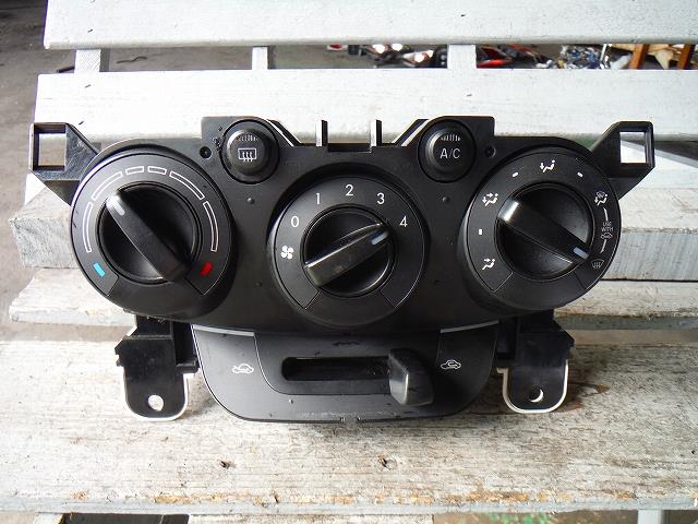【中古】中古部品 デミオ DE3FS A/Cスイッチパネル 【3340140100-001202096860900】