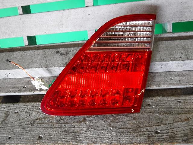 【中古】中古部品 クラウン GRS182 リアフィニッシャーパネル 【3340140100-001341384015200】