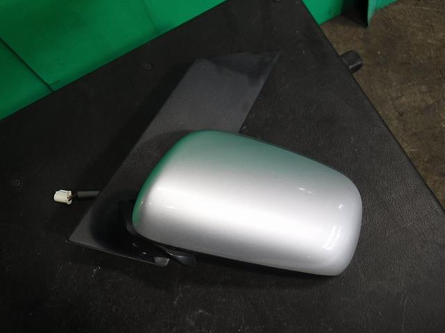 【中古】中古部品 アイシス ZNM10W 左サイドミラー 【3340140100-001623077113600】