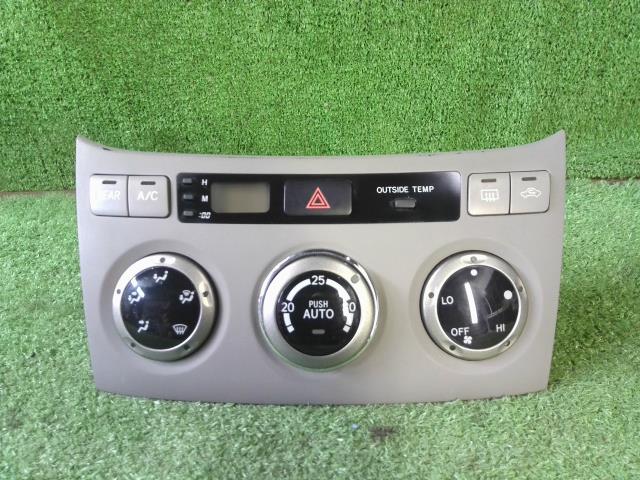 【中古】中古部品 ヴォクシー AZR60G A/Cスイッチパネル 【3260070000-220520000560900】