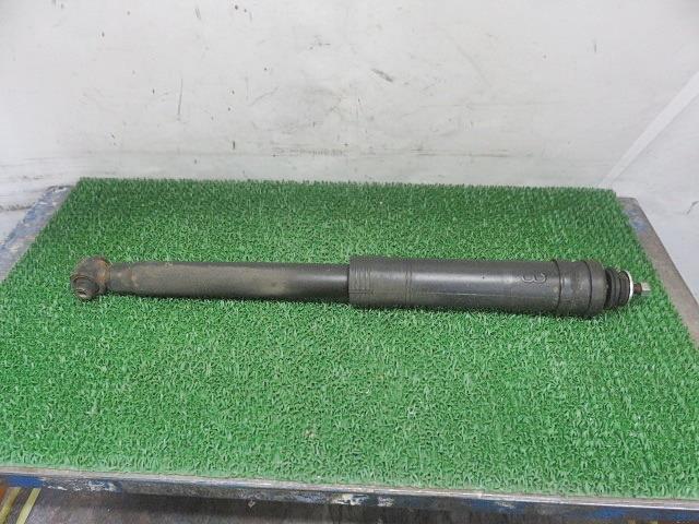 Domestic and Imports - 【中古】中古部品 ノア ZWR80G 左リアショックアブソーバー 【3330380100-000034019150800】