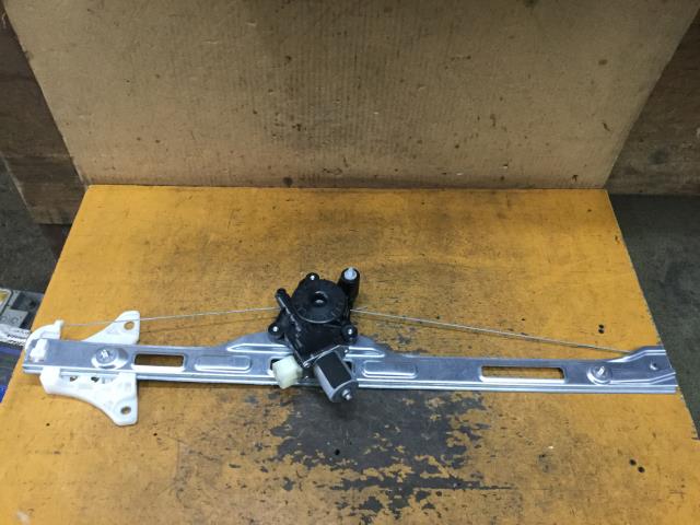 【中古】中古部品 タント LA610S 右フロントドアレギュレータ・モーター 【3330960100-000051318713120】