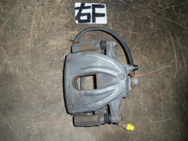 【中古】中古部品 アベンシス AZT251 右フロントキャリパー 【3310050100-001551321444330】