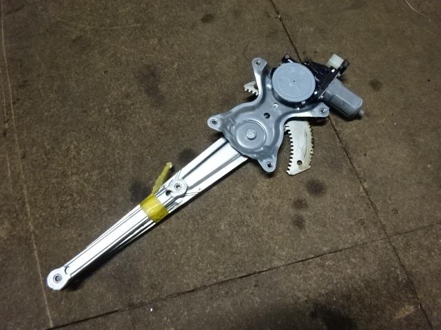 【中古】中古部品 ミライース LA300S 右フロントドアレギュレータ・モーター 【3310410000-001498015113120】