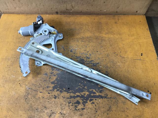 【中古】中古部品 ステラ RN2 右フロントドアレギュレータ・モーター 【3330960100-000051604513120】