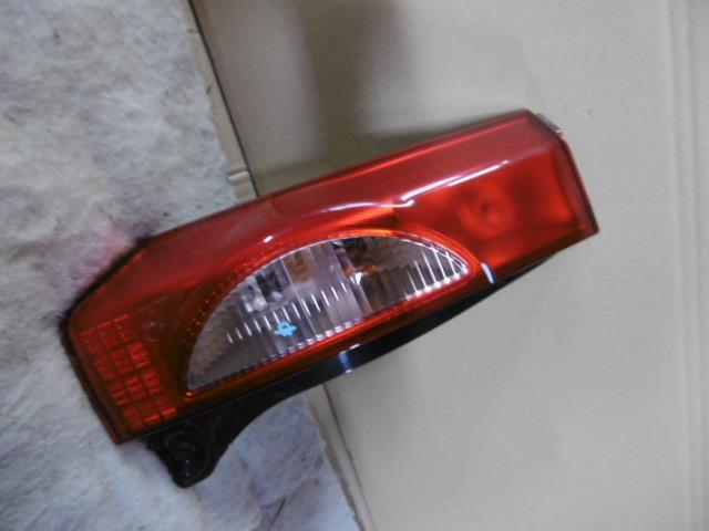 【中古】中古部品 アルト HA24S 左テールランプ 【3310410000-001267364815600】