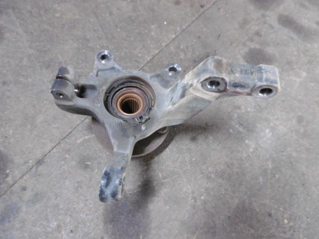 【中古】中古部品 マーチ AK12 右フロントナックルハブ 【3310410000-001369536344310】