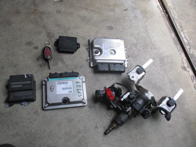 メーカー アルファロメオ 車名 アルファ ミト 型式類別 グレード 1400 MITO 認定型式 ABA-955142 車両タイプ 3ドアハッチバック 年式 シフト 駆動 通称型式 エンジン型式 955A7 ミッション型式 アクスル型式 車体色 赤 車体色No トリム色No 走行距離(Km) 98,375 メーカー純正品番 51854510 部品メーカー品番 保証 1ヶ月/1000km 付加情報 セット　51854510 商品情報 ※純正番号およびモデル番号は参考としてください。※リビルト部品を購入される際のお願い【再生部品】と表示されているものをリビルト部品と呼んでいます。リビルト部品の場合には、交換時に取り外した部品をご返却していただく場合があります。詳しくはこちら※大物商品(ドア・ボンネット・バンパー等)は個人宅への配送ができない場合がございます。その場合、最寄りの配送業者支店止め等の対応となりますので、あらかじめご了承ください。 ページ上部へ【中古】中古部品 アルファ ミト 955142 エンジンコンピューター 【3310190100-000213034763100】