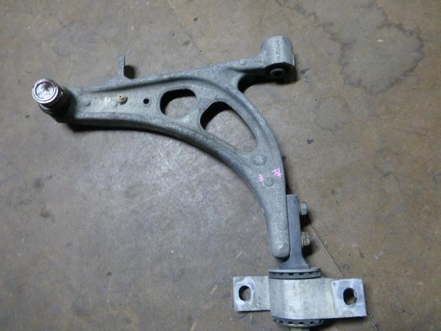 【中古】中古部品 レガシィ BHE 左フロントロアアーム 【3310410000-000999453451740】