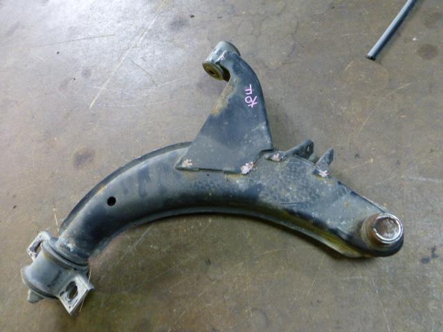 【中古】中古部品 サンバー KV3 右フロントロアアーム 【3310410000-001022849051720】