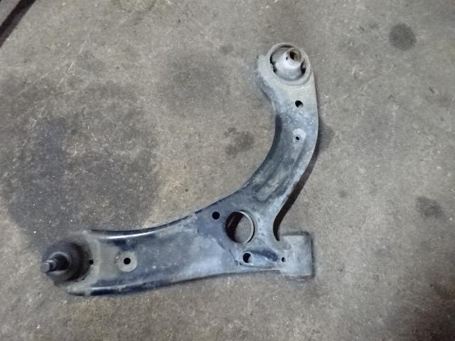 【中古】中古部品 ミラ L275V 右フロントロアアーム 【3310410000-001664422751720】