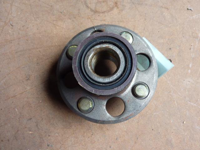【中古】中古部品 ライフ JB5 リアハブ 【3310410000-000932153444470】