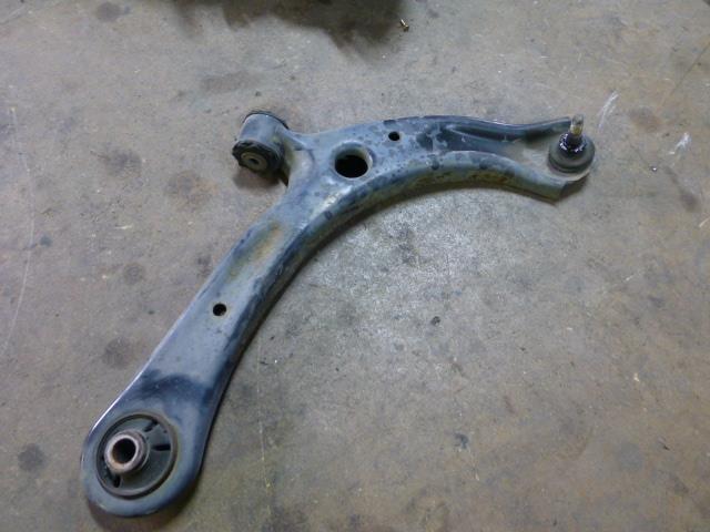 【中古】中古部品 ライフ JB5 右フロントロアアーム 【3310410000-001100992651720】