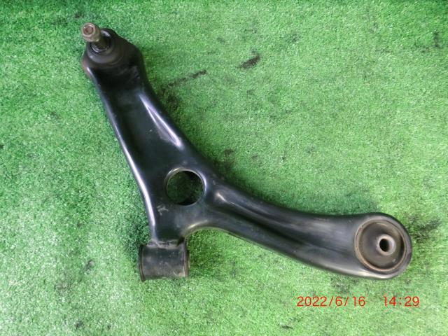 【中古】中古部品 ワゴンR MH34S 右フロントロアアーム 【3260070000-220614000951720】