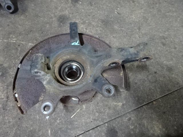 【中古】中古部品 キャリィ DB52T 右フロントナックルハブ 【3310410000-001438628644310】