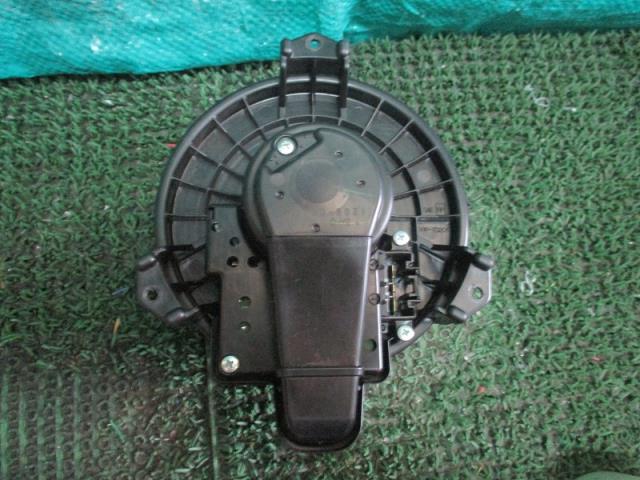 【中古】中古部品 RAV−4 ACA31W ヒーターブロアモーター 【3500080000-22022500136...