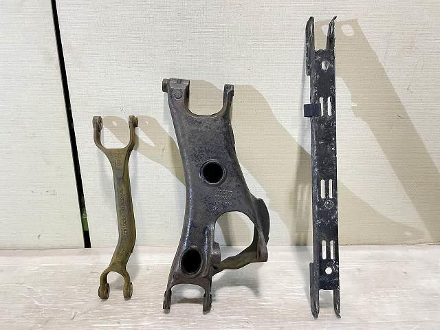 【中古】中古部品 ボルボ 90シリーズ CB5254AW 左リアロアアーム 【3310050100-001463618351840】