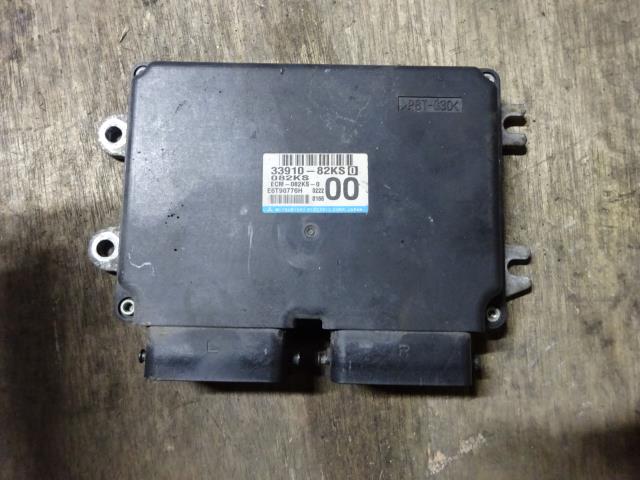 メーカー スズキ 車名 アルト 型式類別 16403-0006 グレード G 認定型式 DBA-HA25S 車両タイプ 5ドアハッチバック 年式 H21/12 シフト CVT 駆動 4×2 通称型式 HA25SABGE-D エンジン型式 K6A ミッション型式 アクスル型式 車体色 白 スペリアホワイト 車体色No 26U トリム色No C01 走行距離(Km) 93,700 メーカー純正品番 33910-82KS0 部品メーカー品番 保証 1ヶ月/1000km 付加情報 CVT/鍵タイプ 商品情報 ※純正番号およびモデル番号は参考としてください。※リビルト部品を購入される際のお願い【再生部品】と表示されているものをリビルト部品と呼んでいます。リビルト部品の場合には、交換時に取り外した部品をご返却していただく場合があります。詳しくはこちら※大物商品(ドア・ボンネット・バンパー等)は個人宅への配送ができない場合がございます。その場合、最寄りの配送業者支店止め等の対応となりますので、あらかじめご了承ください。 ページ上部へ【中古】中古部品 アルト HA25S エンジンコンピューター 【3310410000-000213076163100】