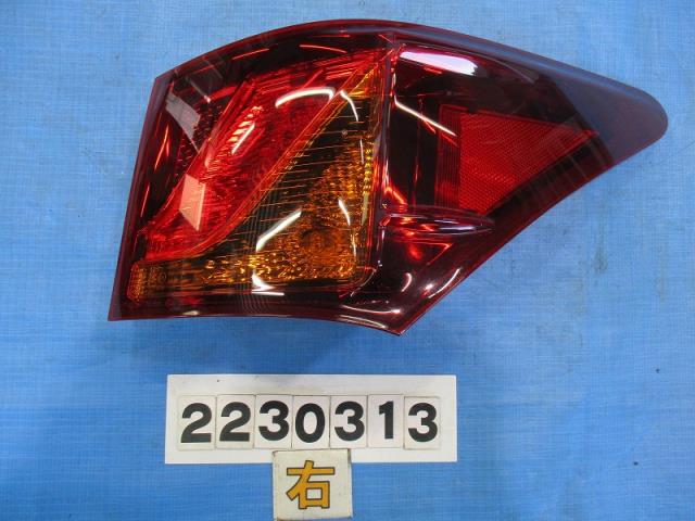 【中古】中古部品 レクサス GS GRL11 右テールランプ 【3310040100-000223031315500】