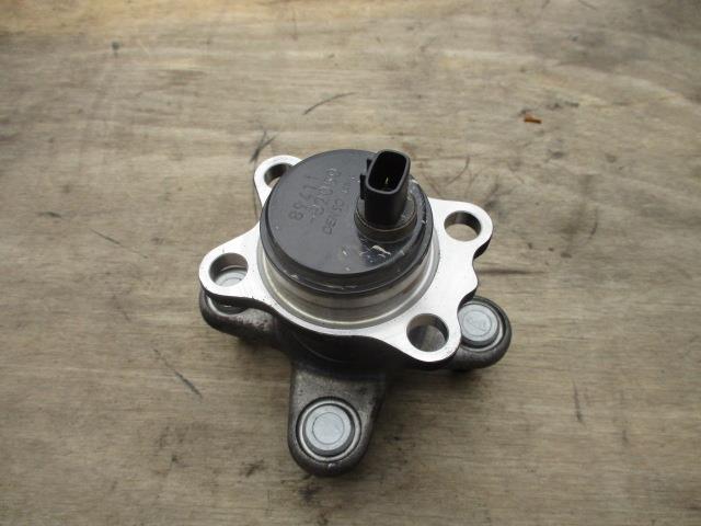 【中古】中古部品 ムーヴコンテ L575S リアハブ 【3310190100-000223016844470】