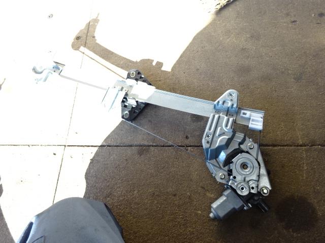 【中古】中古部品 フィット GE6 右フロントドアレギュレータ・モーター 【3310410000-001565585613120】