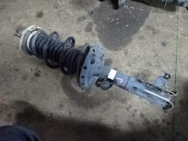 【中古】中古部品 フィット GE6 左フロントストラット 【3310410000-001607240850210】